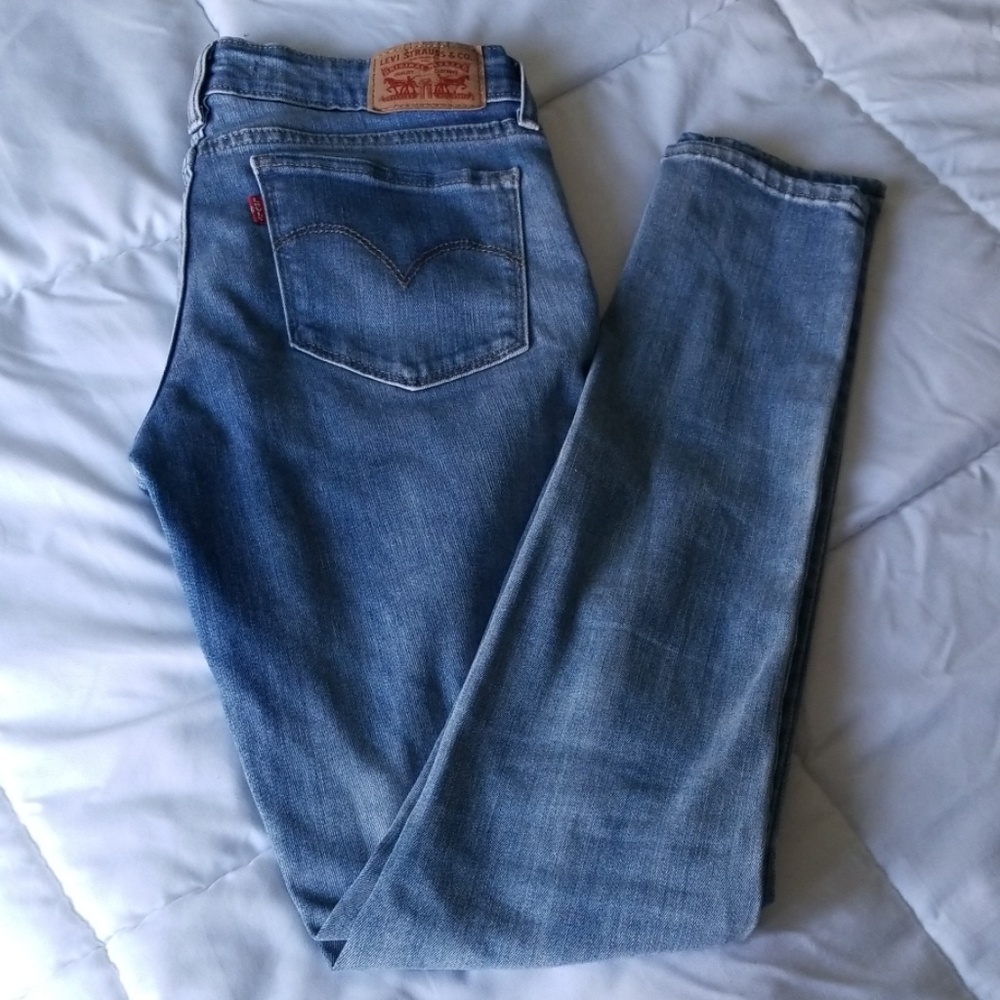 711 Levi's Blue Skinny Jeans